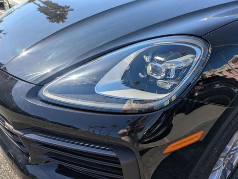 Used 2023 Porsche Cayenne image 9