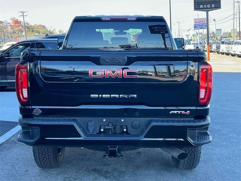 Used 2022 GMC Sierra 2500 AT4 image 4