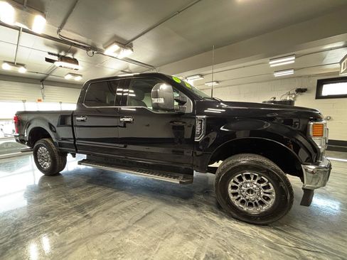 Used 2022 Ford F350 XLT w/ XLT Premium Package AWD/4WD image 14