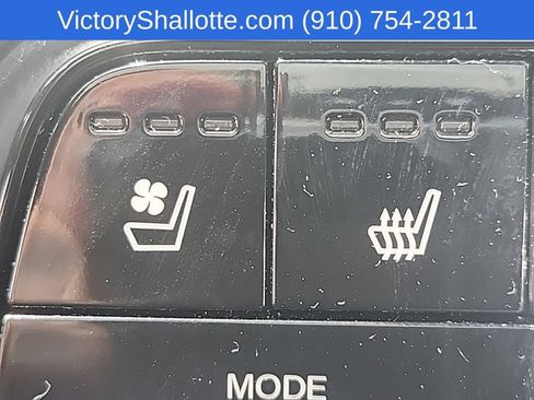 Used 2025 Honda Pilot Black Edition image 10