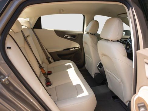 Used 2023 Chevrolet Malibu LT FWD image 13
