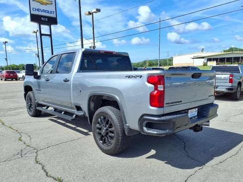 Used 2025 Chevrolet Silverado 2500 Custom w/ Custom Value Package AWD/4WD image 2