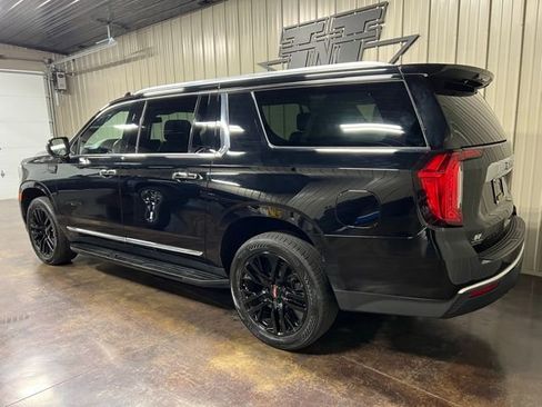 Used 2023 GMC Yukon XL SLT image 5