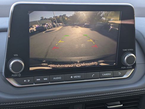 Used 2023 Nissan Rogue SV image 23