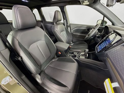 Used 2025 Subaru Forester Touring image 30