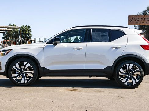 New 2026 Volvo XC40 B5 Ultra w/ Climate Package image 8
