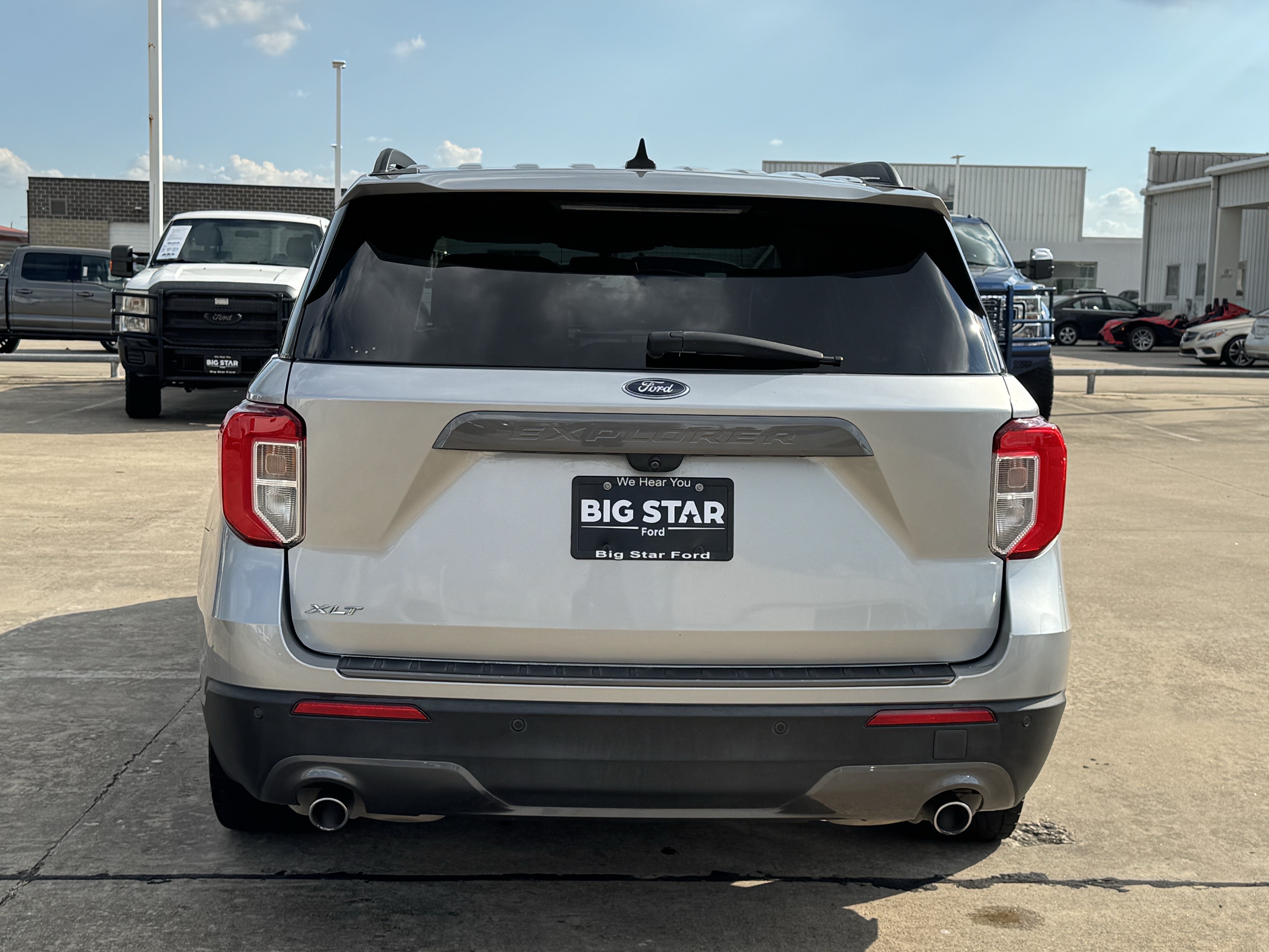 Used 2021 Ford Explorer XLT w/ Equipment Group 202A RWD image 7