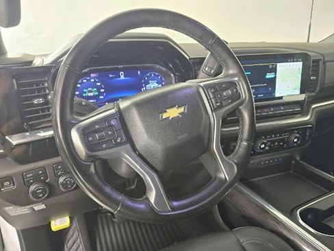 Used 2025 Chevrolet Silverado 2500 LTZ w/ LTZ Plus Package AWD/4WD image 13