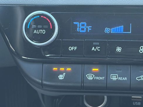 Used 2022 Hyundai Elantra SEL w/ Convenience Package image 22