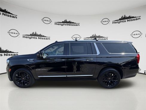 Used 2023 GMC Yukon XL Denali w/ Denali Reserve Package AWD/4WD image 2