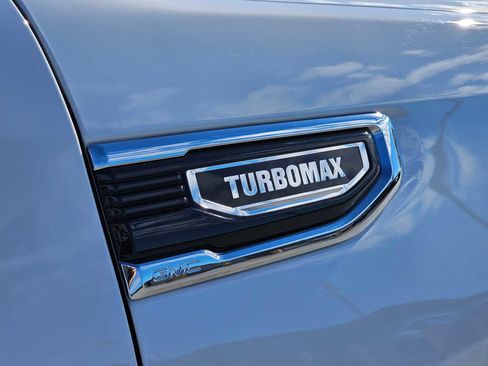 Used 2025 GMC Sierra 1500 SLE w/ Preferred Package image 13