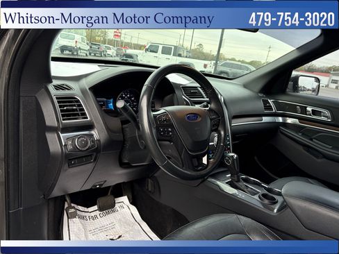 Used 2019 Ford Explorer Limited w/ Ford Safe & Smart Package image 11