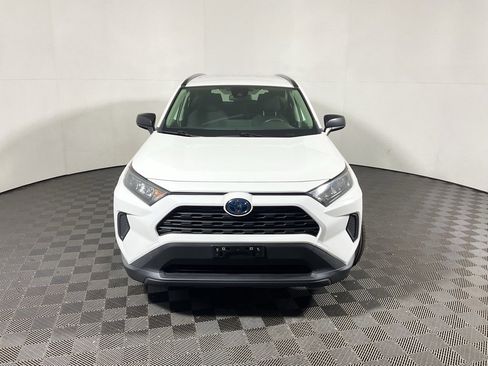 Used 2021 Toyota RAV4 LE image 4