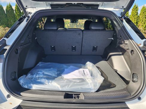 New 2026 Chevrolet Equinox EV LT image 12