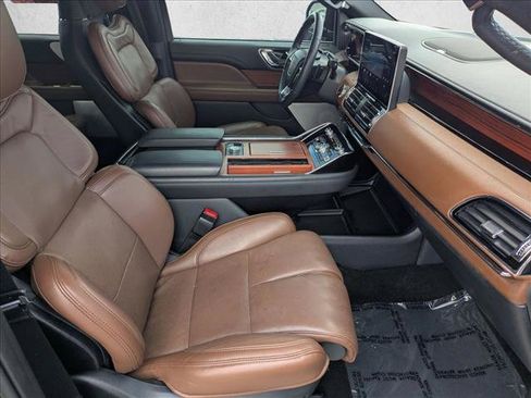 Used 2024 Lincoln Navigator Reserve AWD/4WD image 22