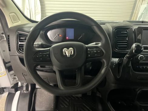 Used 2025 RAM ProMaster 2500 w/ Convenience Group FWD image 16