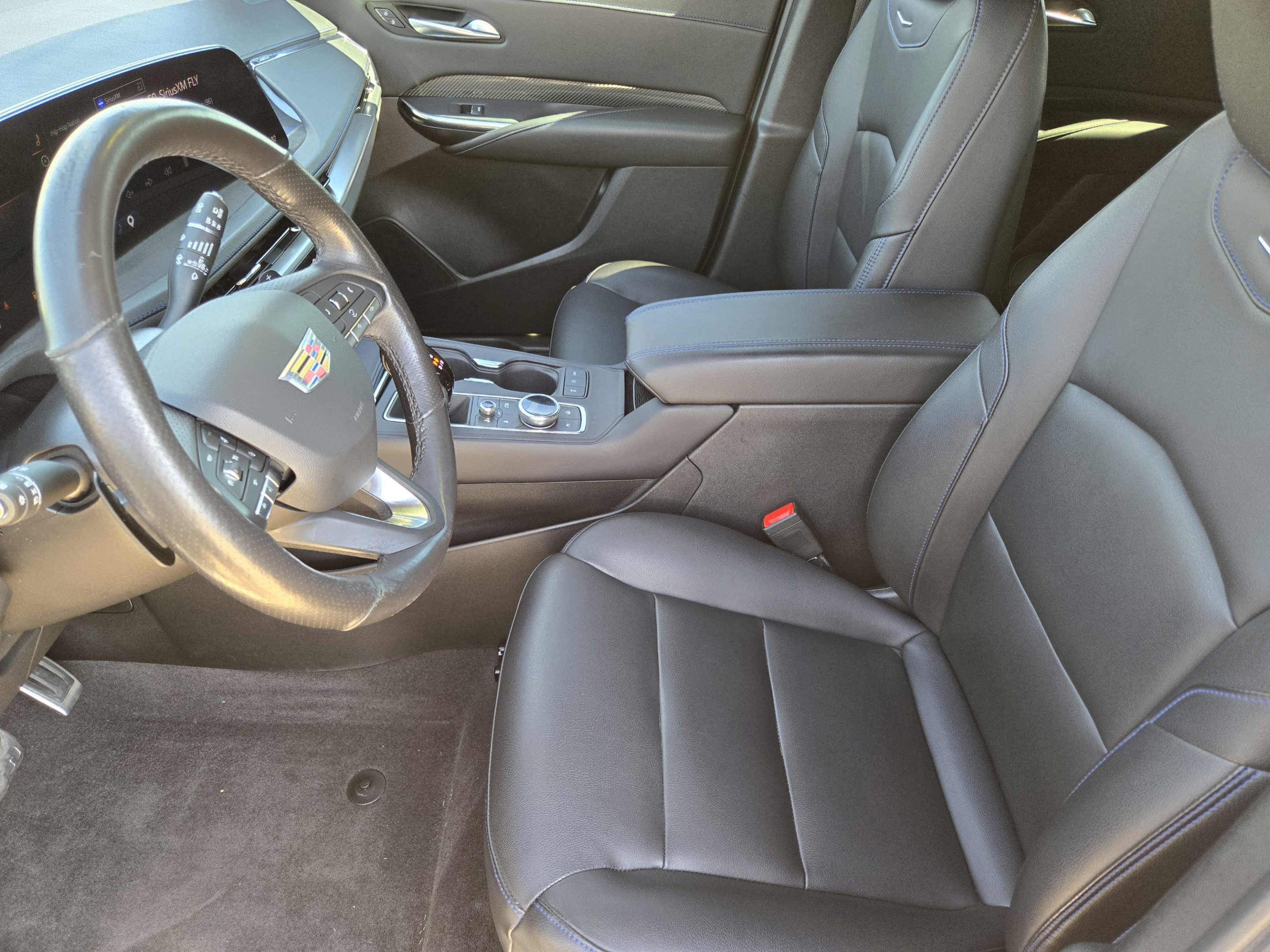 Used 2024 Cadillac XT4 Sport w/ Cold Weather Package FWD image 9