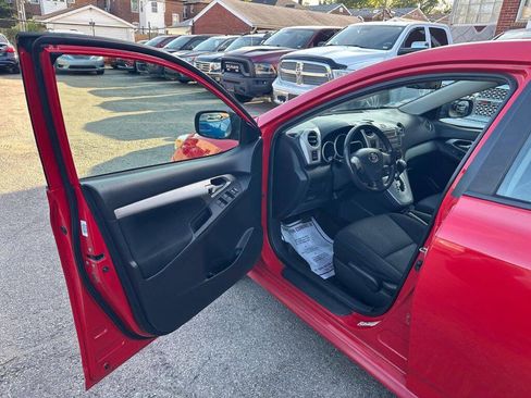 Used 2010 Toyota Matrix XRS image 9