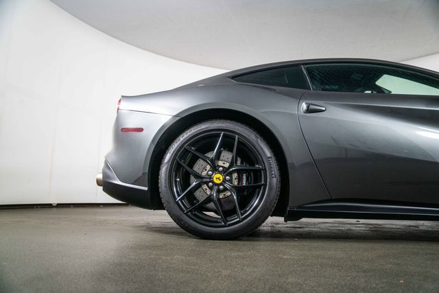 Used 2015 Ferrari F12 Berlinetta RWD image 10