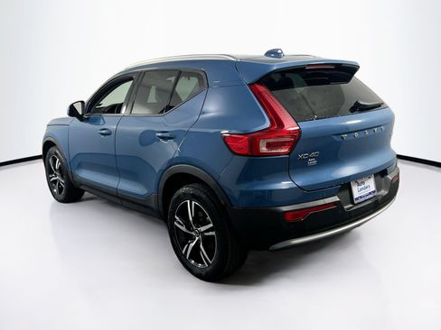 Used 2023 Volvo XC40 B5 Core w/ Convenience Package AWD/4WD image 7