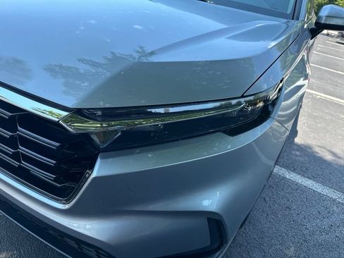 Used 2025 Honda CR-V EX-L image 9