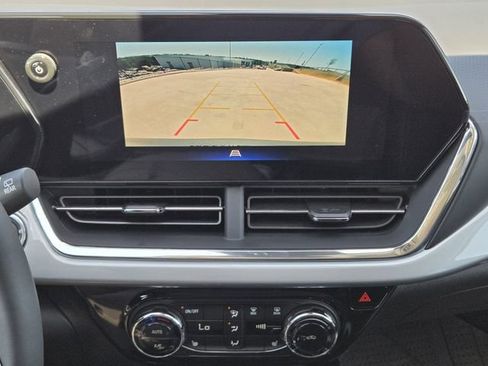 New 2026 Chevrolet Trax LT w/ LT Convenience Package FWD image 13