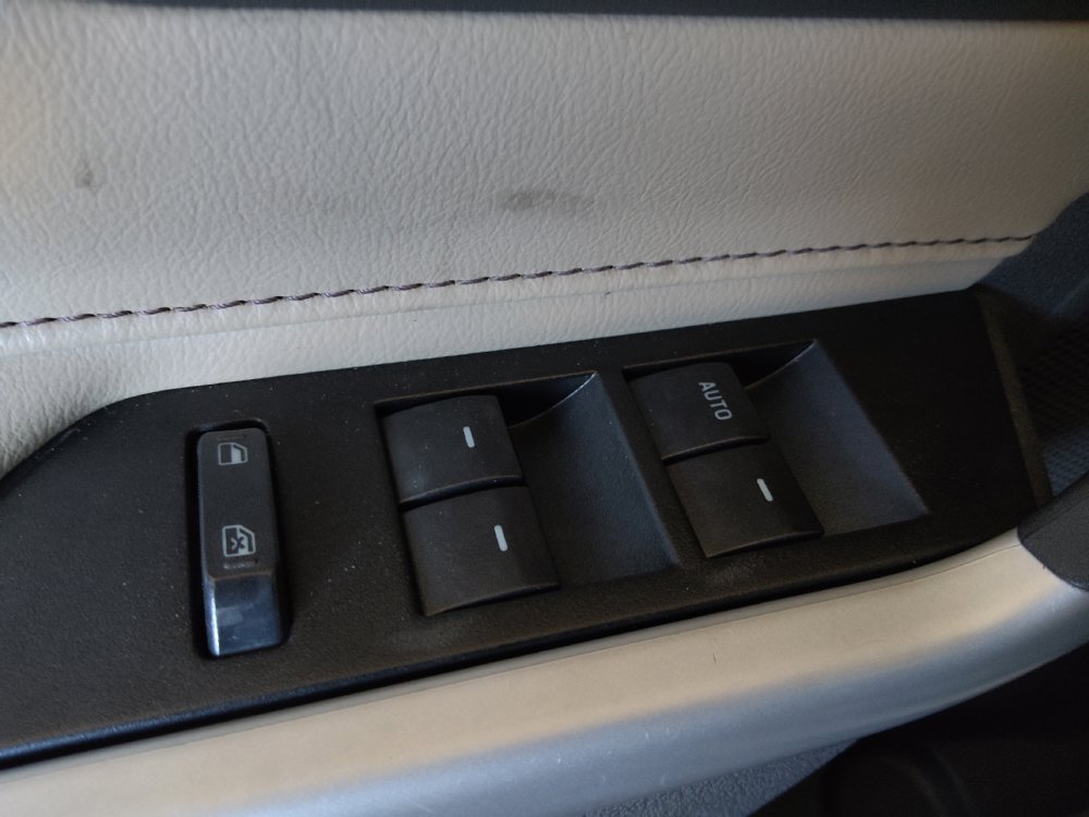 Used 2014 Ford Edge Limited FWD image 27