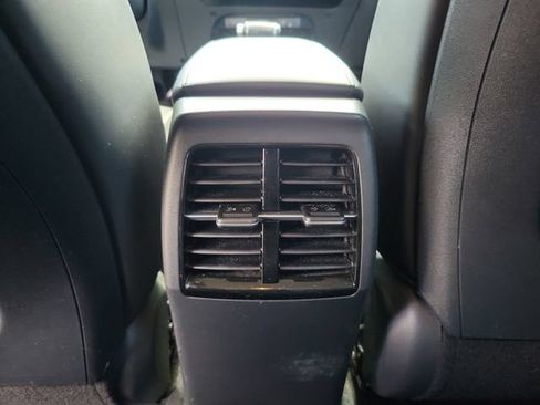 Used 2025 Kia Niro EX FWD image 12