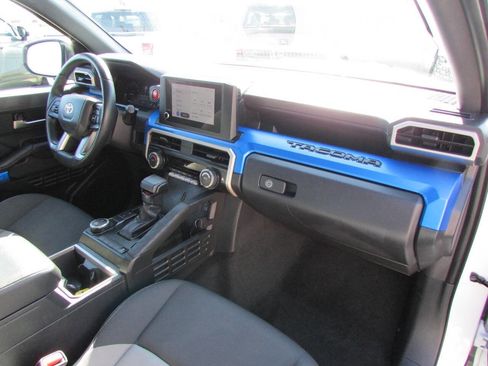 Used 2024 Toyota Tacoma TRD Sport image 20