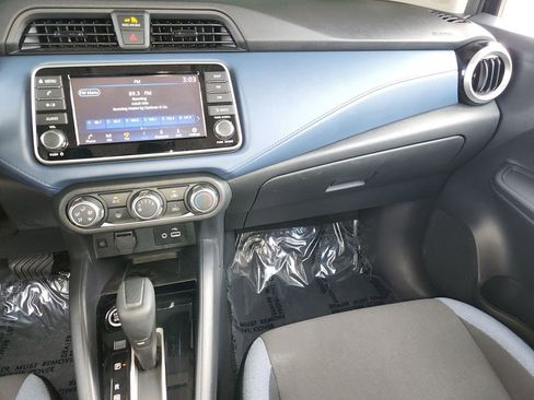 Used 2025 Nissan Versa SV image 16