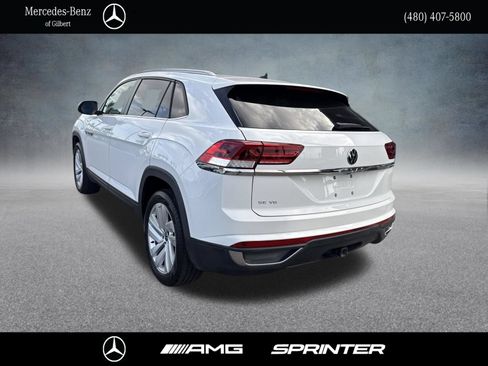 Used 2021 Volkswagen Atlas Cross Sport SE w/ Panoramic Sunroof Package FWD image 3