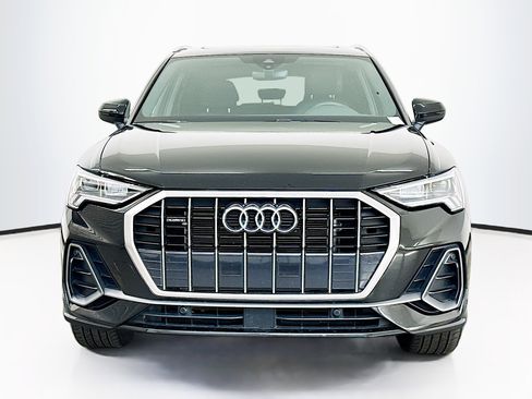 Used 2025 Audi Q3 2.0T Premium image 2