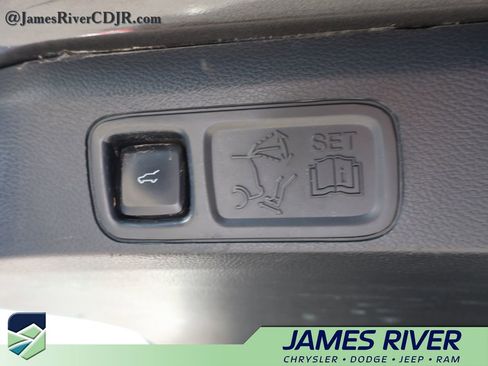 Used 2021 Ford Expedition Max Limited AWD/4WD image 17