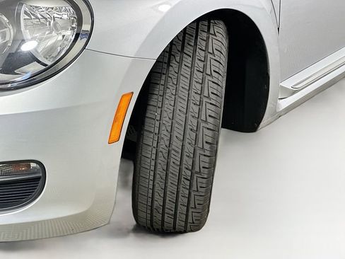 Used 2016 Volkswagen Beetle 1.8T S FWD image 23