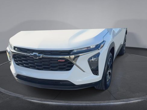 New 2026 Chevrolet Trax RS w/ Driver Confidence Package FWD image 2