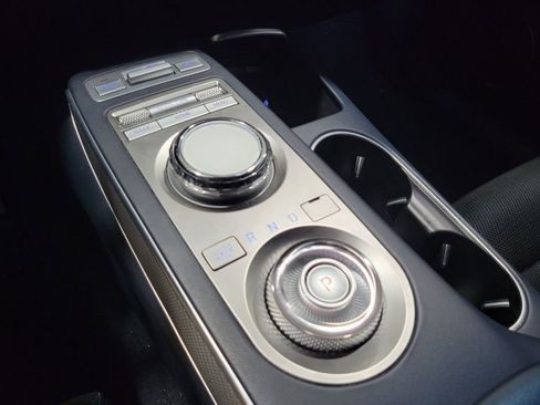 Used 2022 Genesis GV70 3.5T Sport image 23