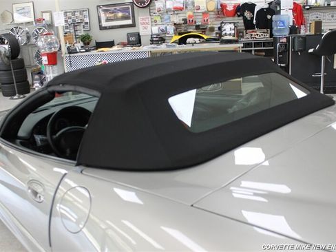 Used 2000 Chevrolet Corvette Convertible w/ Performance Handling Pkg RWD image 15