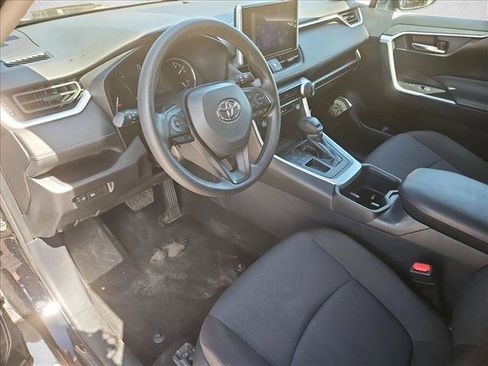 Used 2025 Toyota RAV4 XLE FWD image 12
