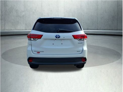 Used 2017 Toyota Highlander XLE image 23