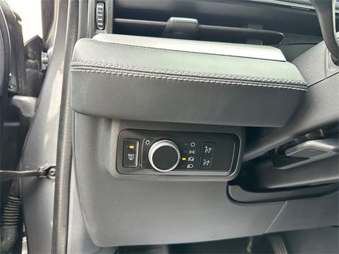 Used 2021 Ford Mustang Mach-E Select image 21