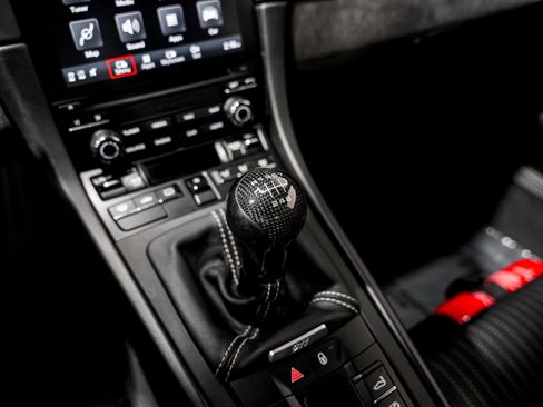 Used 2018 Porsche 911 Carrera T RWD image 16