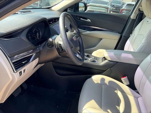 Used 2023 Cadillac XT4 Luxury w/ Cold Weather Package FWD image 2