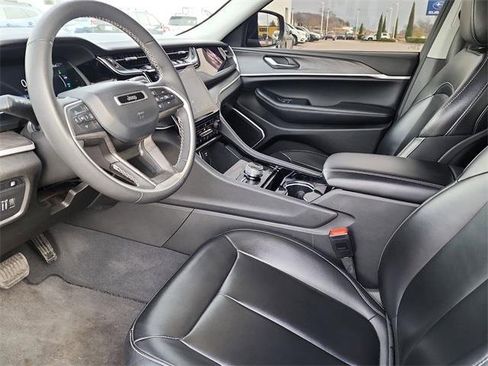 Used 2023 Jeep Grand Cherokee 4WD 4xe image 13