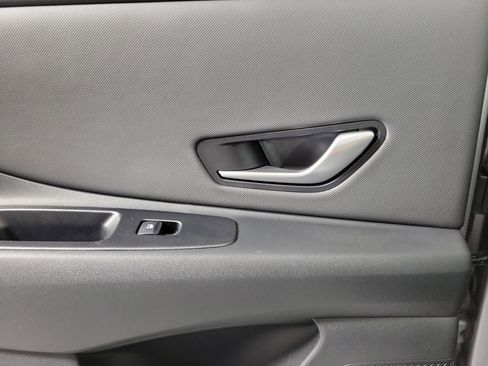 New 2025 Hyundai Elantra Limited image 30