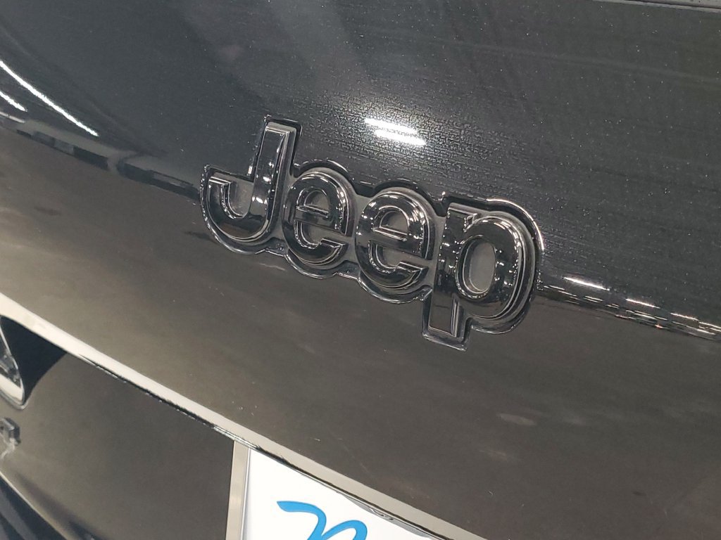 Used 2023 Jeep Grand Cherokee L Laredo AWD/4WD image 8