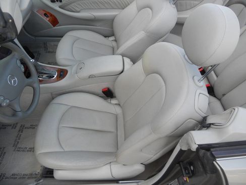 Used 2005 Mercedes-Benz CLK 320 Cabriolet image 26
