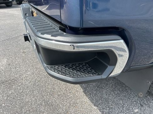 Used 2021 Chevrolet Silverado 1500 LTZ AWD/4WD image 36