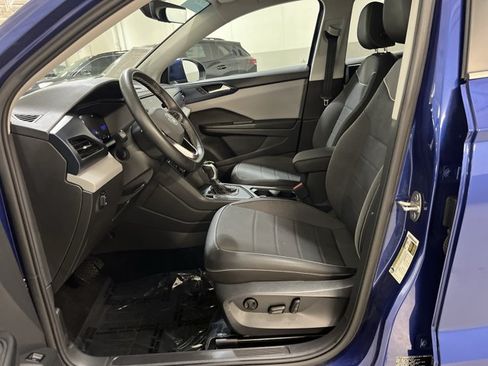 Certified 2023 Volkswagen Taos SE w/ Panoramic Sunroof Package FWD image 15