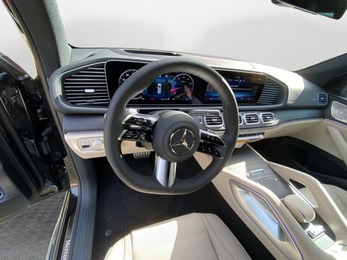 New 2026 Mercedes-Benz GLS 580 4MATIC image 10