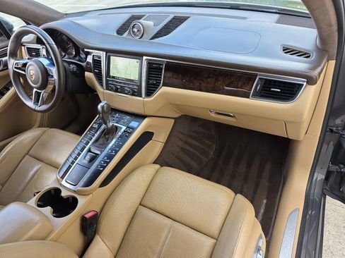 Used 2016 Porsche Macan Turbo image 26